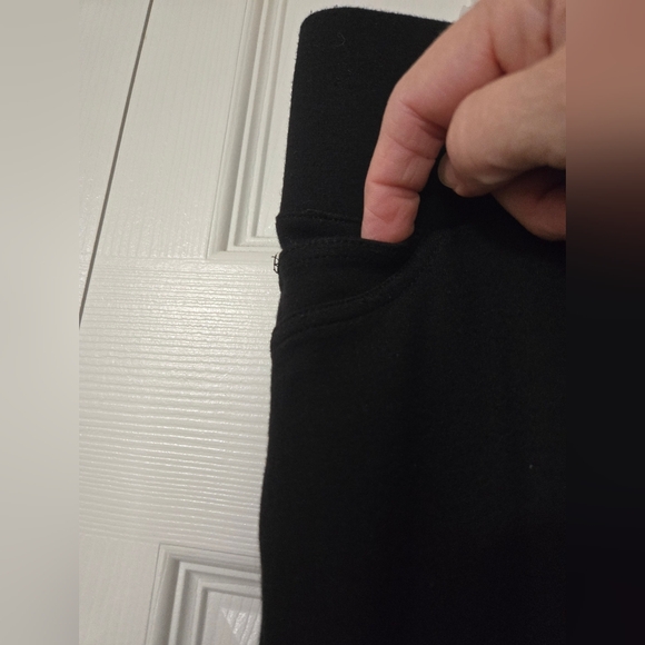 Isabel Maternity Black Leggings, Large, back pockets, EUC - Picture 4 of 8